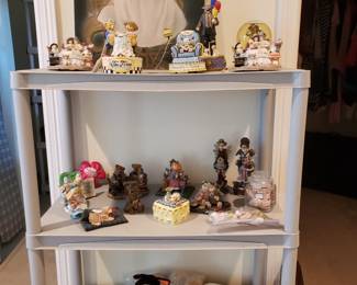 MUSIC BOXES & FIGURINES