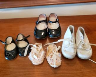 VINTAGE BABY SHOES