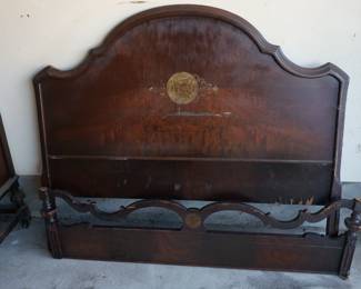 ANTIQUE BEDROOM SUITE, FULL SIZE BED
