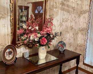 Entry table and gold filigree mirror 