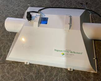 Magnum XXXL Reflector Grow room Lights. 6 total. 4 Set up and 2 extras