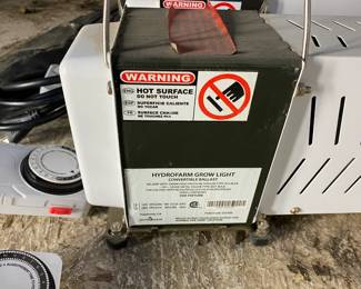 Magnum XXXL Reflector Grow room Lights. 6 total. 4 Set up and 2 extras. Ventallation system for lights along with ballast to power the lights. This can be a complete room grow set up. 