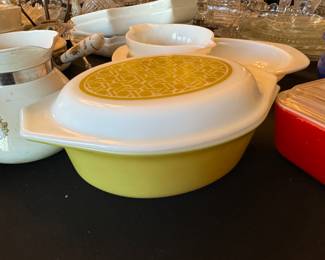 Pyrex goldenrod mustard wicker pattern