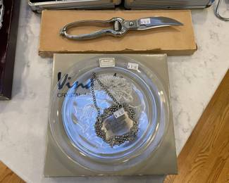 Royal Brand Poultry Shears, Ashtray, Travelon Scale,  Knives, Barbecue Tools
