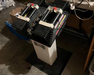 Amazing set of power block Pro hand barbells w/ massive adjustability… And bonus stand! These things are killer and there sure to get your ripped!!!