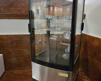 Green World Diamond Showcase Model CRT-77-2R Cooler 