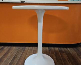White Modern Table