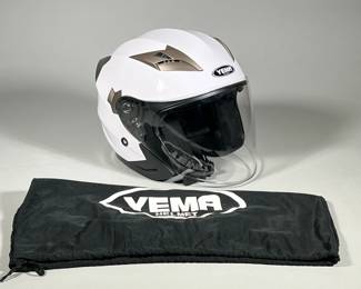 YEMA MOTORCYCLE HELMET | Yema white motorcycle helmet Size L (59-60) with drop-down tinted visor and adjustable vents. Model YM-627. -  h. 19 x w. 9 x l. 13 in (exterior of helmet)