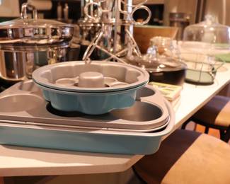 Pampered Chef Cake Pans