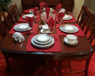 Dining table w chairs