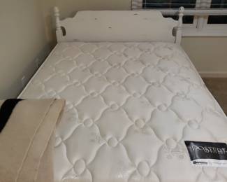 Full size bed w mattress