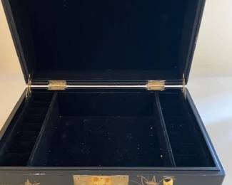 Chinese Jewelry Box Inlaid Mother of Pearl