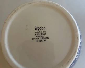 Spode, England vintage 1990 medium ovoid baluster vase with turned rim in Blue Italian pattern.