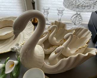 Lenox swan centerpiece and five card place holders.