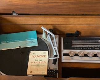RCA Victor Stereo unit.