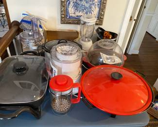 Small kitchen appliances.