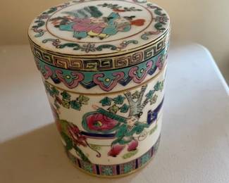 Chinese Famille Rose Spice Jar Porcelain Hand Painted.