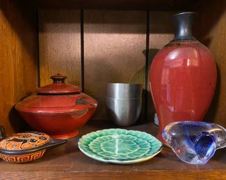 Assorted decorative items.