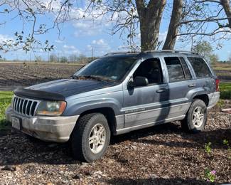 Jeep Grand Cherokee Laredo-runs but needs some body work