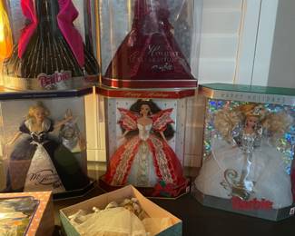 HOLIDAY Barbie’s