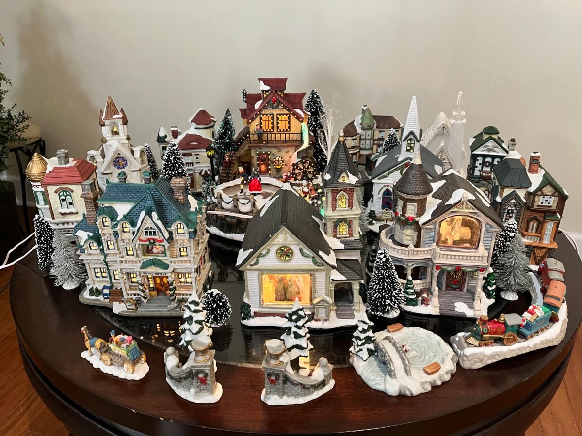 Christmas Village pieces - various brands & all pieces are priced individually