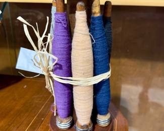 Wooden Spindle w/7 bobbins