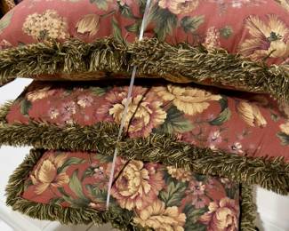 Many Decorator Pillows  / showing set 3
