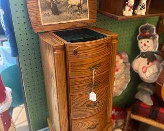 Oak jewelry stand