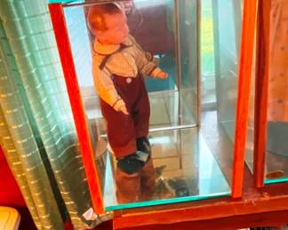 Heavy glass, well-built glass cases