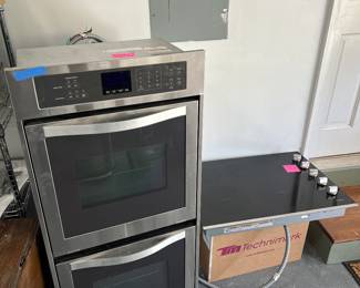 Whirlpool double wall oven and cook top, electric, 2 years old