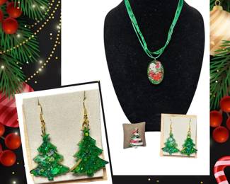 Gorgeous In Green Holiday Jewelry 