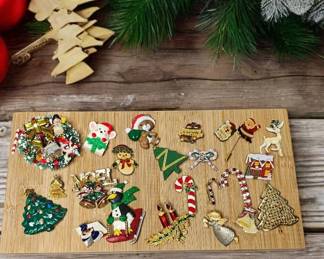 Vintage Christmas Brooches Pins