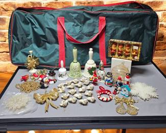 Vintage Christmas Bells Ornaments  Gift Wrap Paper Holder