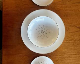 Sanjo fine china (Japan) Full set not pictured