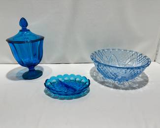 Blue uranium glass