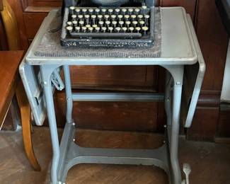 1916 Woodstock typewriter