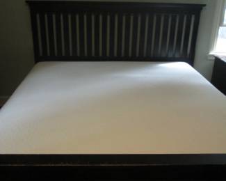 King size bed 