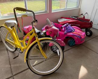 Schwin's Legacy Cruiser Bike, Trolls Pink Ride-On