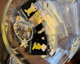 Disney pins
