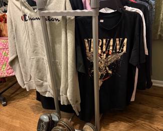 Minnetonka, Clark's, American Eagle, Steve Madden, Rockport, Adidas, Skechers, Ugg, Van's, Dr. Martens, Pleaser, Jane Volatile, Guess, Sandra Robert's Squared, Steve Madden, Kipling, LeSportsac, Nine West, Betsey Johnson, Disney, London Fog, Simply Vera Wang, Vera Bradley, American Eagle, Abercrombie & Fitch, North Face, Express, Victoria's Secret, Nine West, Silver, Hotkiss, Mudd, Hollister, Necessary Objects, Hot Topic, Fetish Lip Service, To the Max, Abercrombie