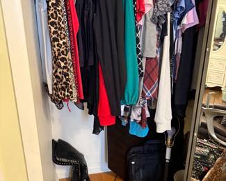 Minnetonka, Clark's, American Eagle, Steve Madden, Rockport, Adidas, Skechers, Ugg, Van's, Dr. Martens, Pleaser, Jane Volatile, Guess, Sandra Robert's Squared, Steve Madden, Kipling, LeSportsac, Nine West, Betsey Johnson, Disney, London Fog, Simply Vera Wang, Vera Bradley, American Eagle, Abercrombie & Fitch, North Face, Express, Victoria's Secret, Nine West, Silver, Hotkiss, Mudd, Hollister, Necessary Objects, Hot Topic, Fetish Lip Service, To the Max, Abercrombie
