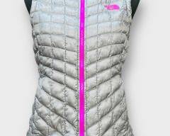 North Face Women's Thermoball Trekker Vest In Gray And Pink. Size XS/TP

