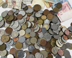 International Banknote & Coin Lot: Canada, US, Peru, Brasil, France, Ecuador
