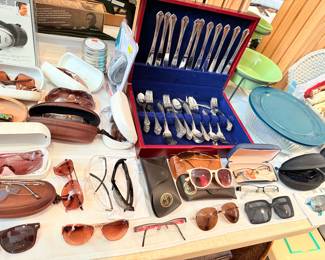 Oakley, Ray Ban, Maui Jim & other sunglasses