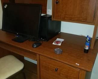 Desk with Hutch Top