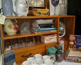 Shelf
Cookbooks & more