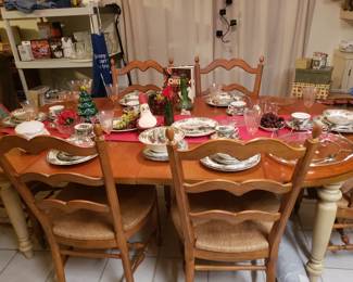 Drexel Dining Table with 6 Chairs