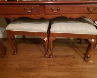 Drexel Table with Stools