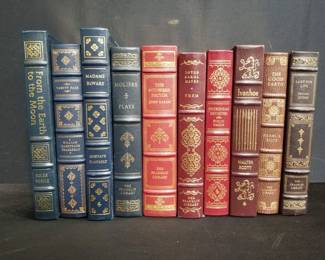 Lot # : 306 - Box of vintage books
