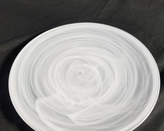Lot # : 84 - White glass plate
